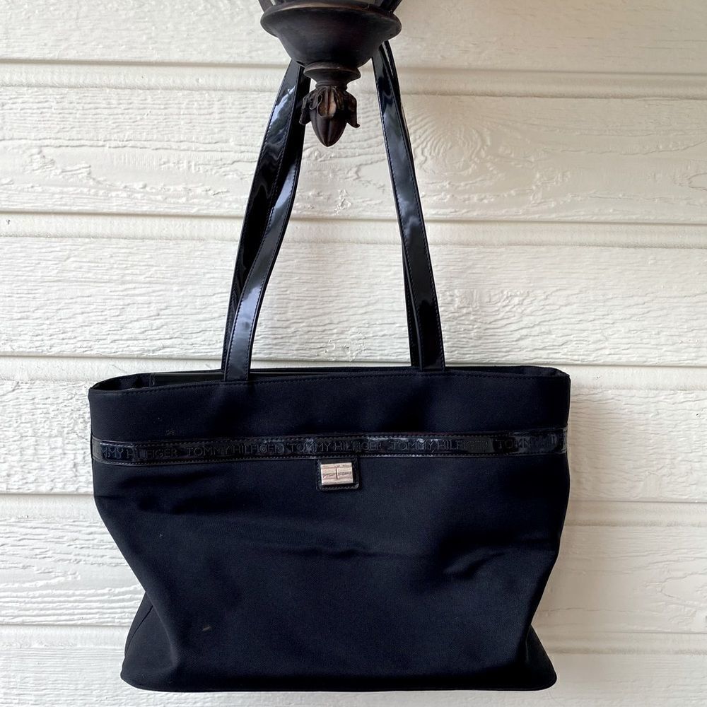 Tommy Hilfiger Nylon Tote Shoulder Bag/Purse in Black. Good condition!